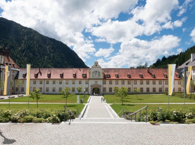 030_SchoeneAussichtenTouristik_pixabay_Kloster_Ettal_monastery-1683027_1280 (1)